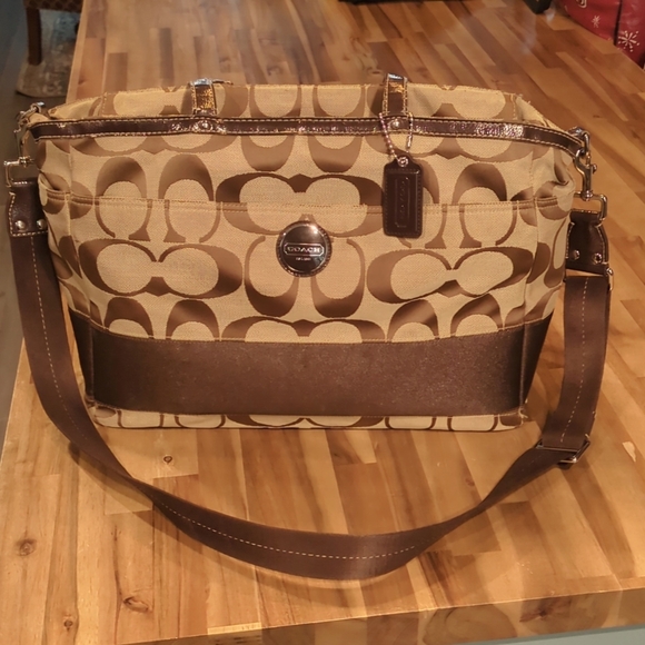Coach 2 ITEMS signature logo diaper bag/tote and small wristle - Picture 1 of 15